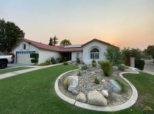 701 Mazatlan Dr, Bakersfield, CA