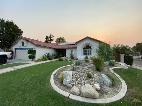 701 Mazatlan Dr, Bakersfield, CA 93314