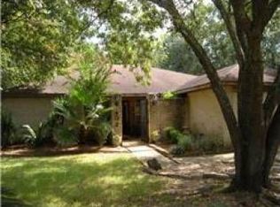 402 Petrel Ct, Crosby, TX 77532