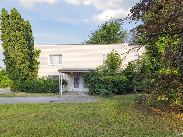 11126 Grover St, Romulus, MI 48174