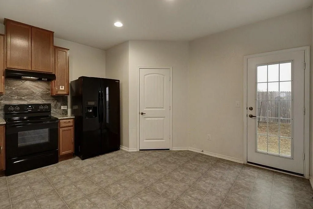 3 bed, 2.0 bath, 1342 sqft, $1,950 — Photo 3