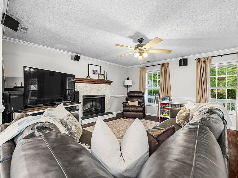 221 Yearling Loop — Photo 10