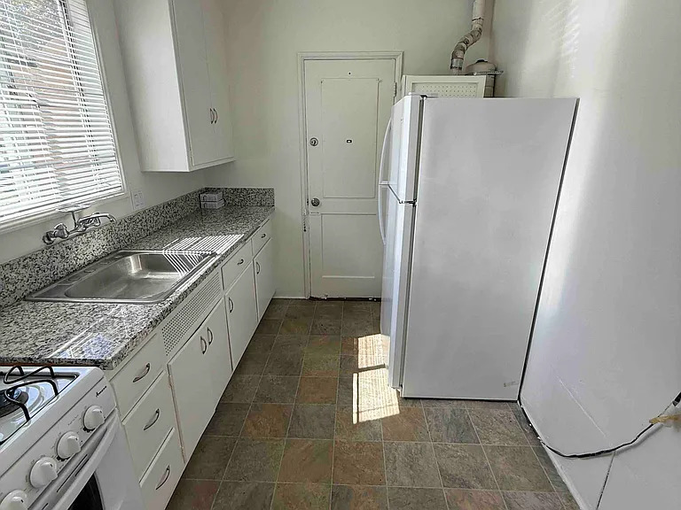 302 N Louise St #19 — Photo 6