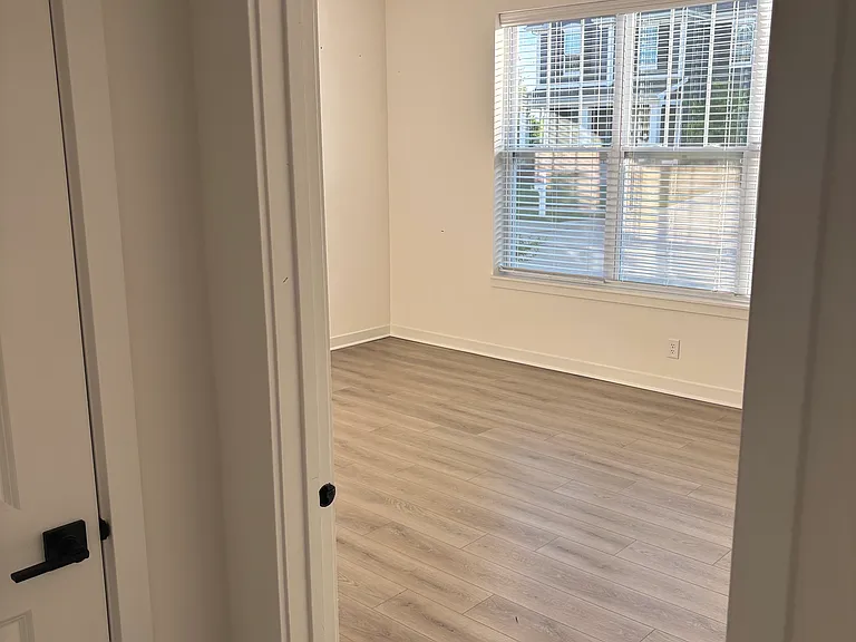 15109 Larchwood Dr — Photo 15