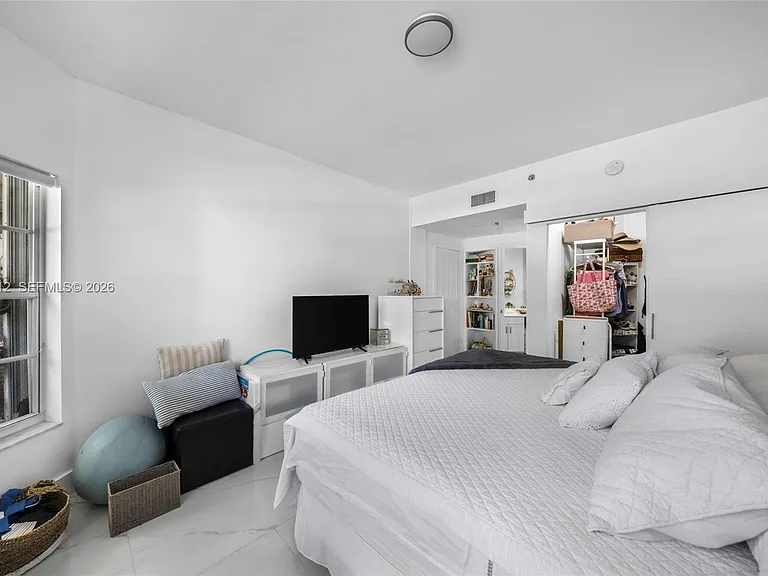 3255 NE 184th St #12112 — Photo 21