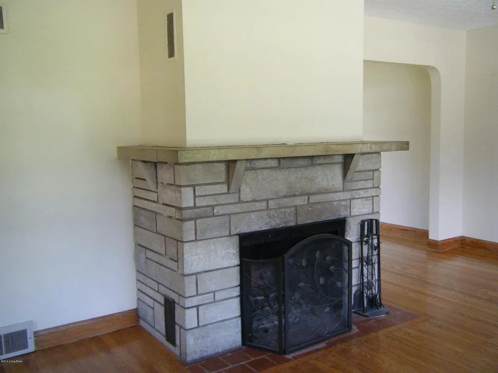 10415 Deering Rd photo 1