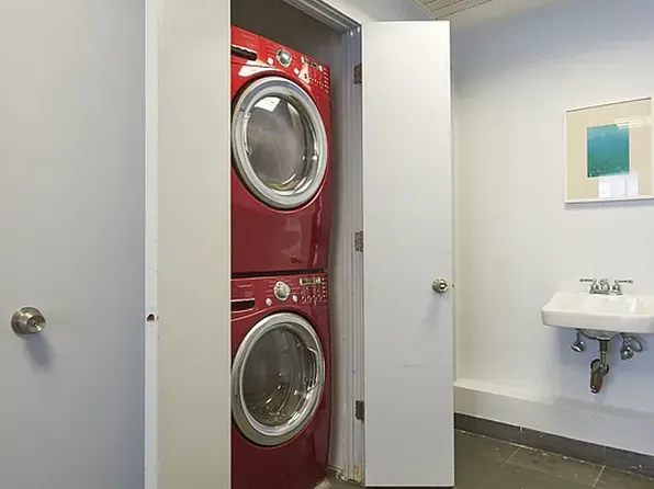 190 Green Street image 8 of 11