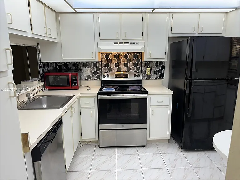 6575 W Oakland Park Blvd #214 — Photo 38