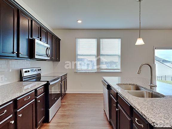4th image of 153 Larragan Dr