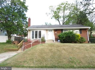 8417 Ravenswood Rd, Hyattsville, MD 20784