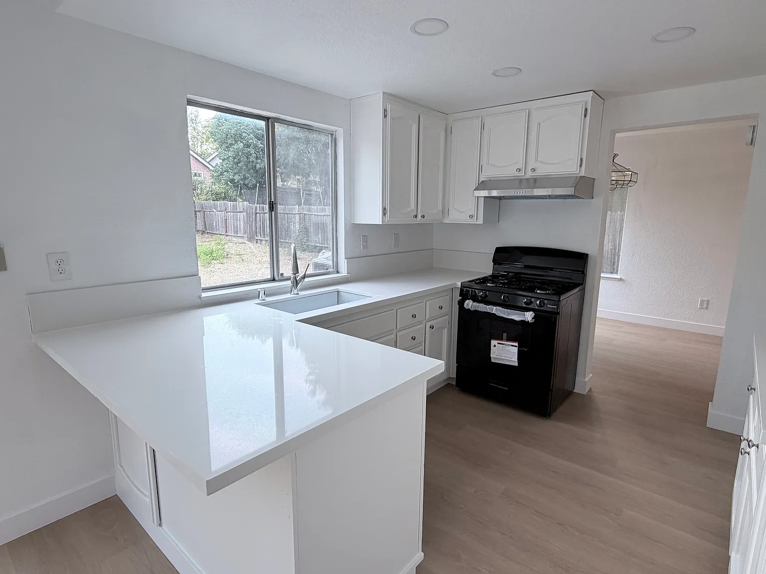 3 bed, 2.5 bath, 1512 sqft, $2,600 — Photo 1