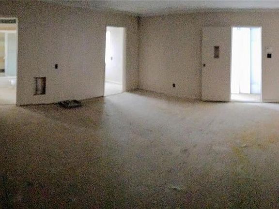 4th image of 5155 E Lancaster Ave