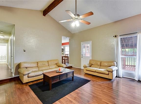 3rd image of 1002 Canterfield Ln