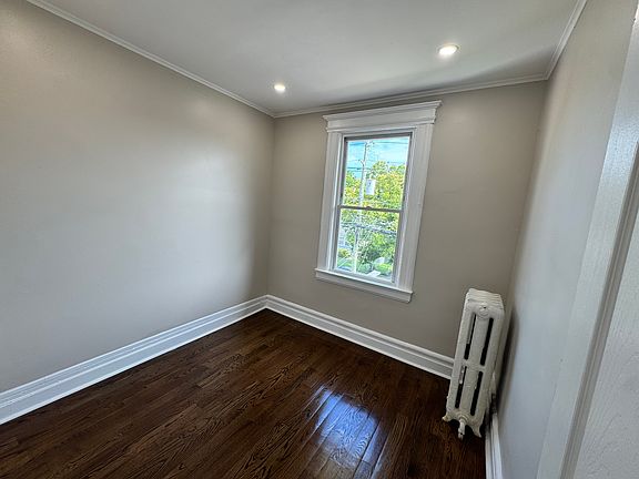 3rd image of 218 Berkeley Ave Floor 2
