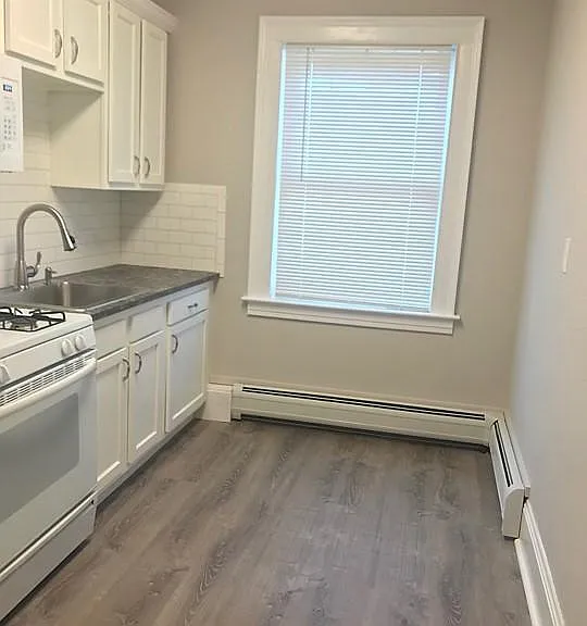 204 Alden Ave #C — Photo 4