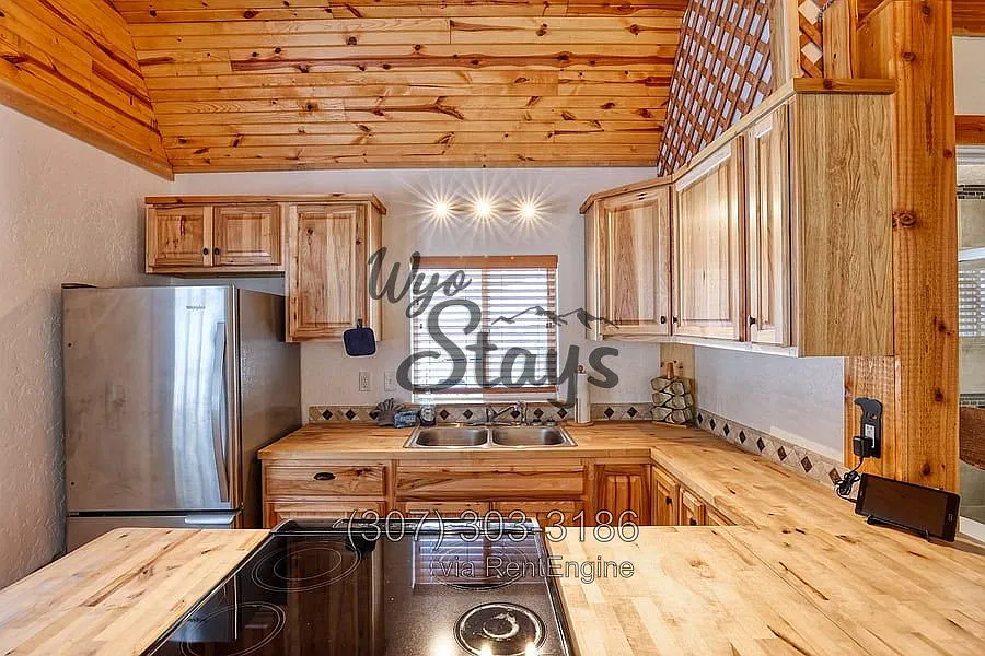 1 bed, 1.0 bath, $1,200 — Photo 2