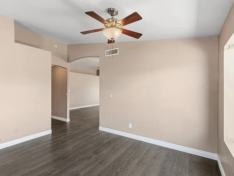 11820 S 45th St — Photo 10