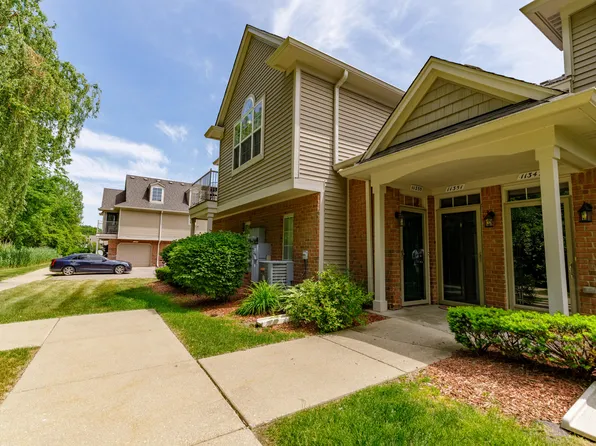 11355 N Woods Dr, Shelby Township, MI 48317