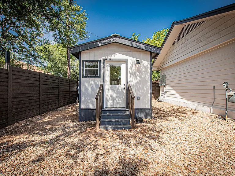 3907 Chase Cir — Photo 38