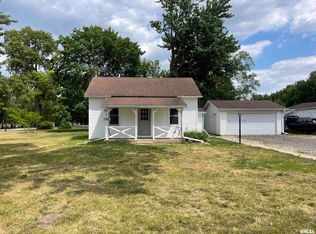 102 S 10th St, Oquawka, IL 61469