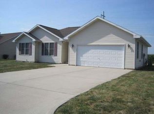 2008 Evergreen Ct, Mattoon, IL 61938