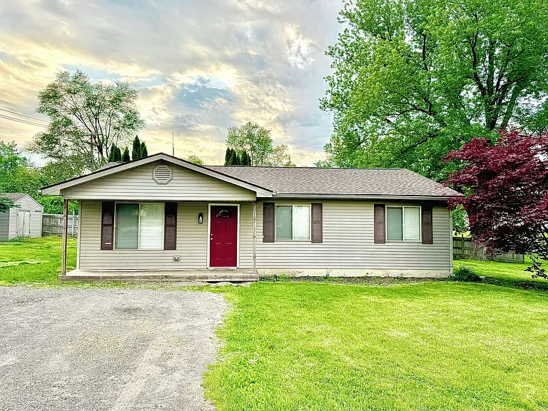 2901 Winton Rd — Photo 1