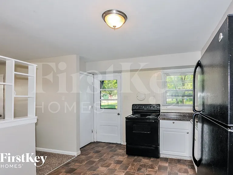 170 Saint Edward Ln — Photo 7