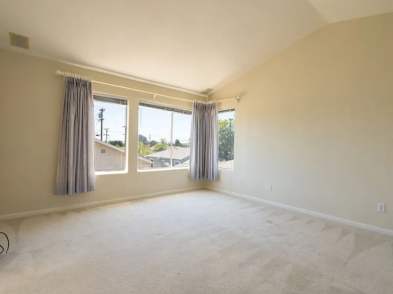 1109 Camellia Ct — Photo 5