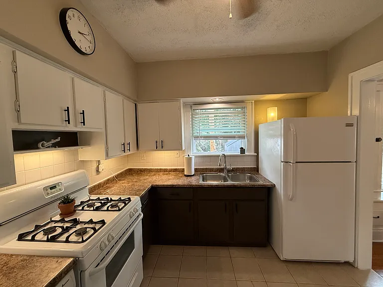 1124 Summit Ave — Photo 12