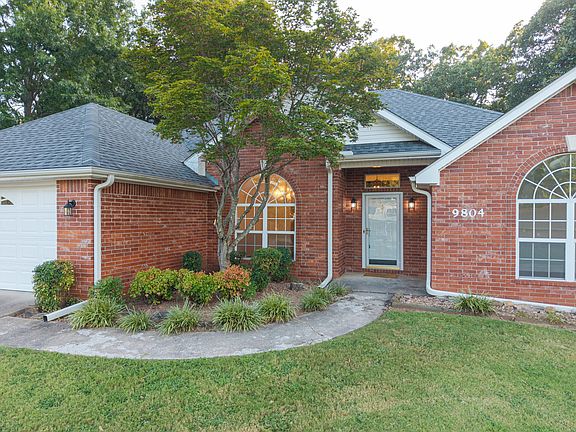 4th image of 9804 Broadwell Rd