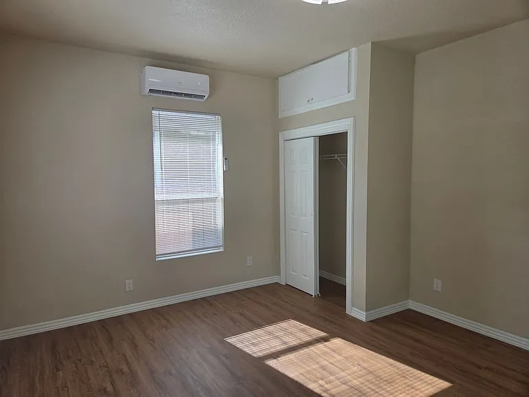 219 Princeton Ave — Photo 13