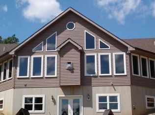 25 Skyview Dr, Scotrun, PA 18355