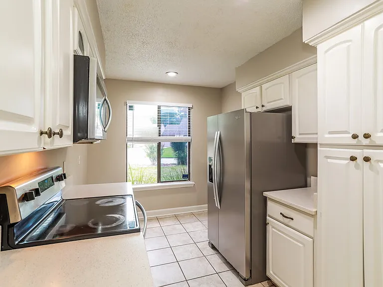 4137 Rollingwood Ct — Photo 8