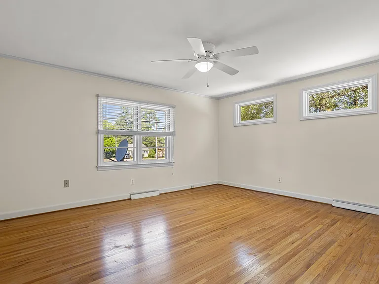 201 E Barrett St — Photo 7