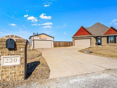 220 Glover Cir, Elgin, OK, 73538