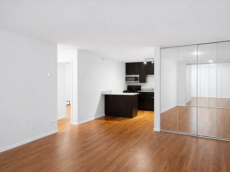 The Denn Apartments — Photo 25