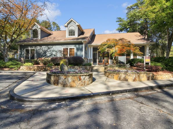 6901 Glenlake Pkwy #75C