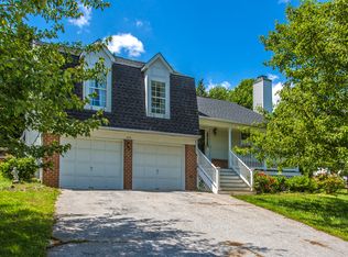 402 Westridge Dr, Mount Airy, MD 21771