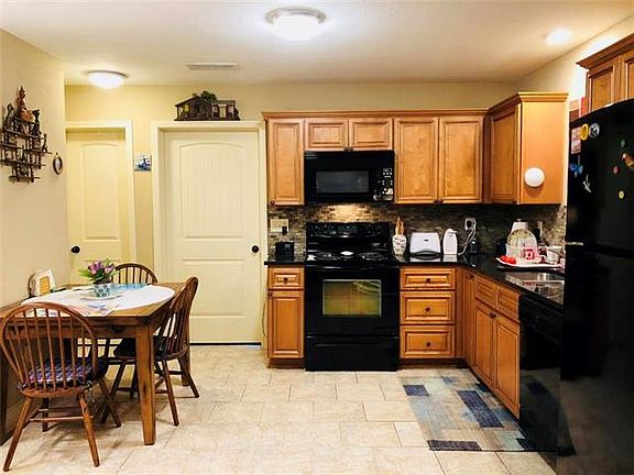 3rd image of 13634 Oak Valley Dr
