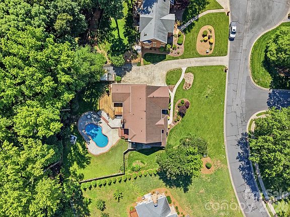 5th image of 12816 Hidden Hills Ln