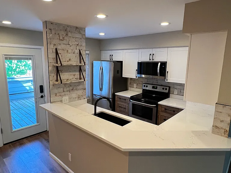 Updated kitchen with EZ close drawers