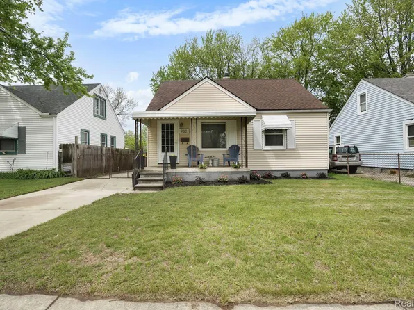 933 E Rowland Ave, Madison Heights, MI 48071