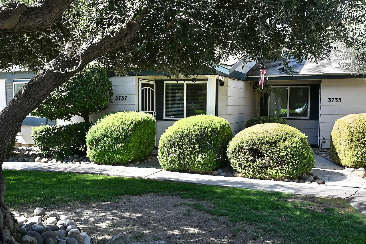 2 bed, 700 sqft, $1,550 — Photo 1