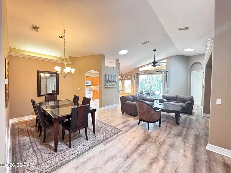1315 Coconut Palm Cir — Photo 6