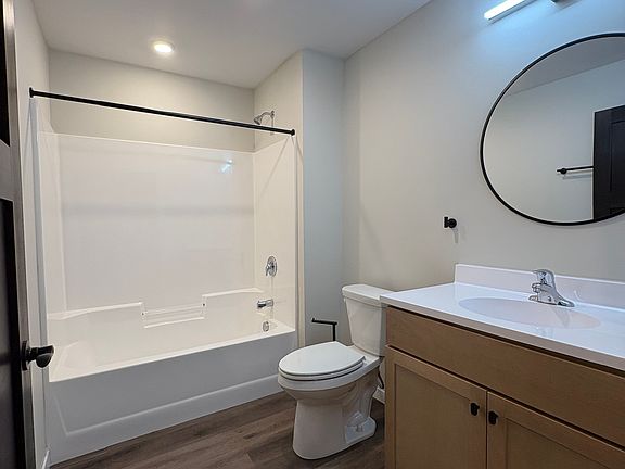 5th image of 610 W 5th St #1