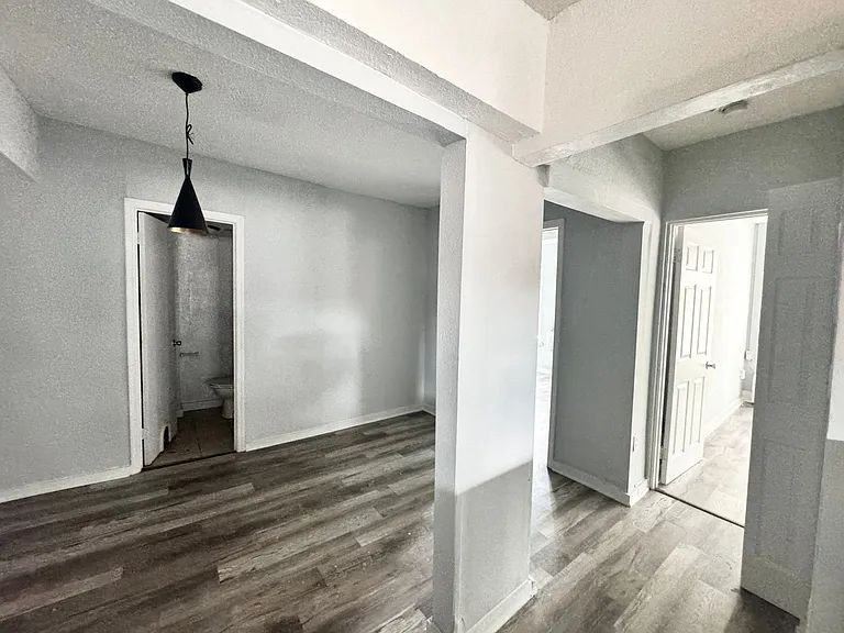 704 Cordova Dr #7 — Photo 7