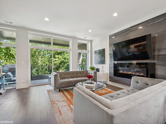 4th image of 1812 N Sawyer Ave #2