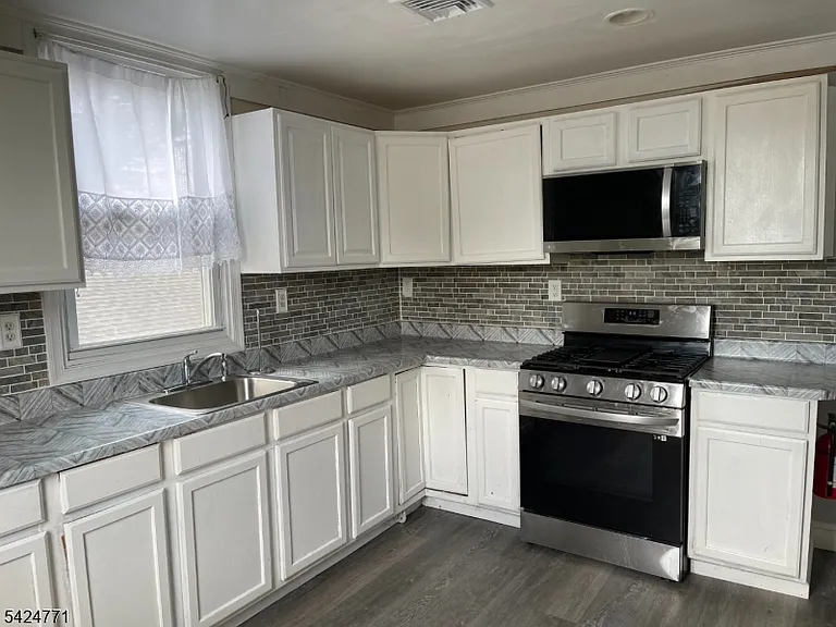 826 E Curtis St #2 — Photo 10