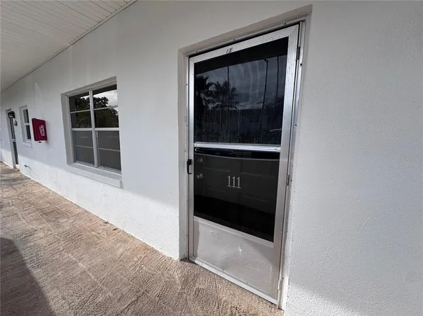 100 El Camino Dr APT 111, Winter Haven, FL 33884