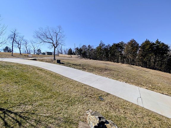 3rd image of 11 Tall Cedar Lane